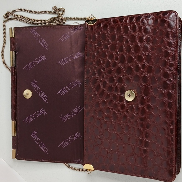 Ruth Saltz - Burgundy Aligator Embossed Leather Shoulder Bag With Fold Over Flap - Picture 5 of 13
